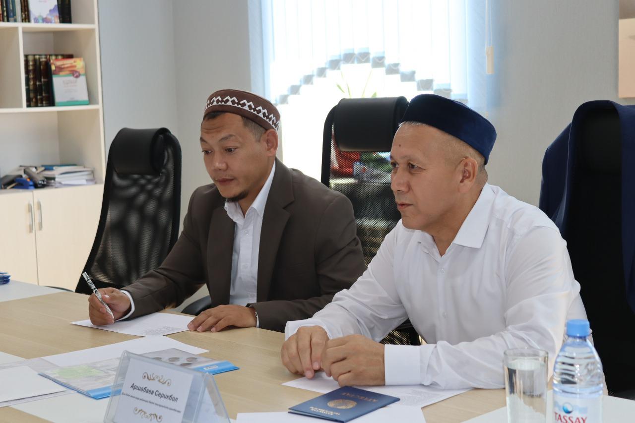 Желіде жас қыздар мен жетілген әйелдердің қатысуымен шетелдік порно фильмдер